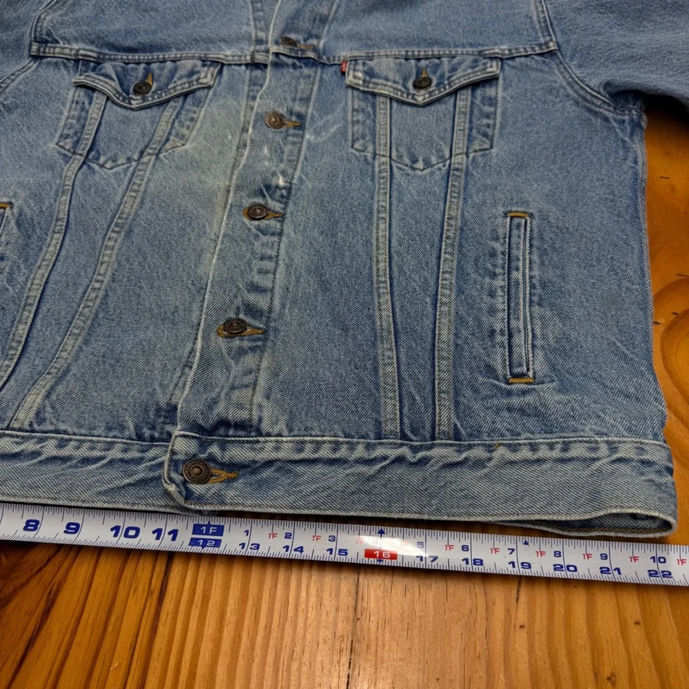Levis Relaxed Trucker Jacket Mens XL‎ Light Wash Blue Denim Cotton Vintage Style - Picture 7 of 15
